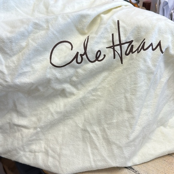 COLE HAAN LEATHER BUCKLE SHOULDER BAG IN GRAY pebbled leather - Picture 11 of 11